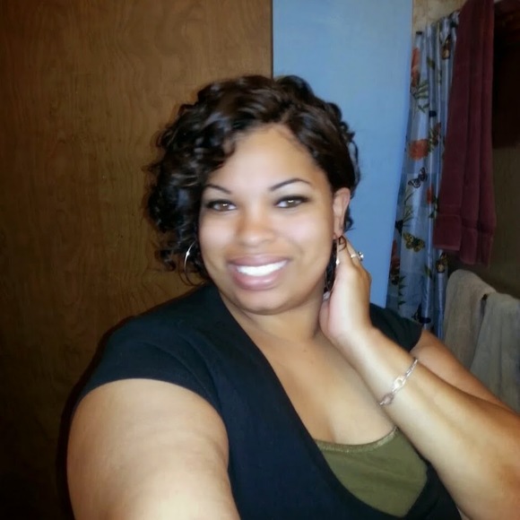 Meet your Posher, Shantal - Picture 1 of 1